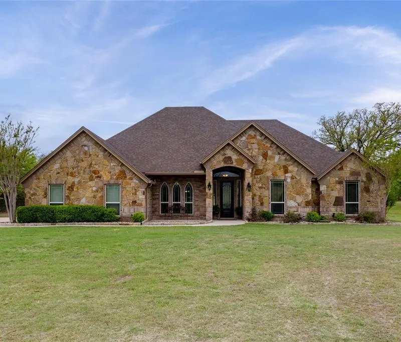 208 Ellis Creek Drive, Weatherford TX 76085