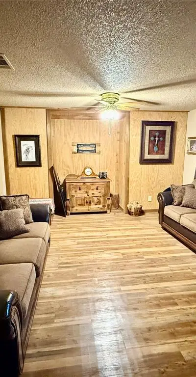 555 S Allen Street, Boyd TX 76023 - Photo 4