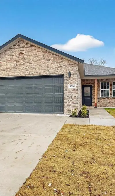 4607 Metropolitan Avenue, Dallas TX 75210 - Photo 2