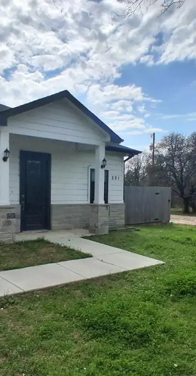 201 Holly Drive, West Tawakoni TX 75474 - Photo 2