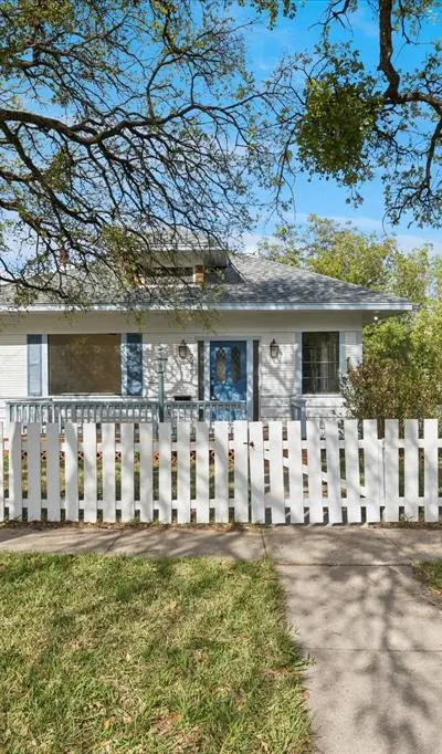 2250 Lipscomb Street, Fort Worth TX 76110 - Photo 2