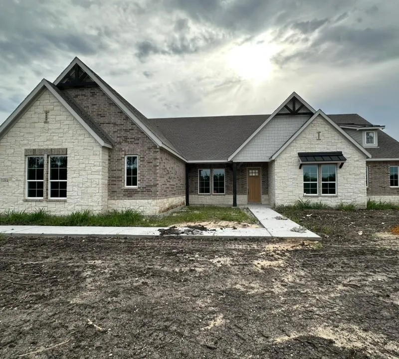 1484 County Road 4910, Leonard TX 75452