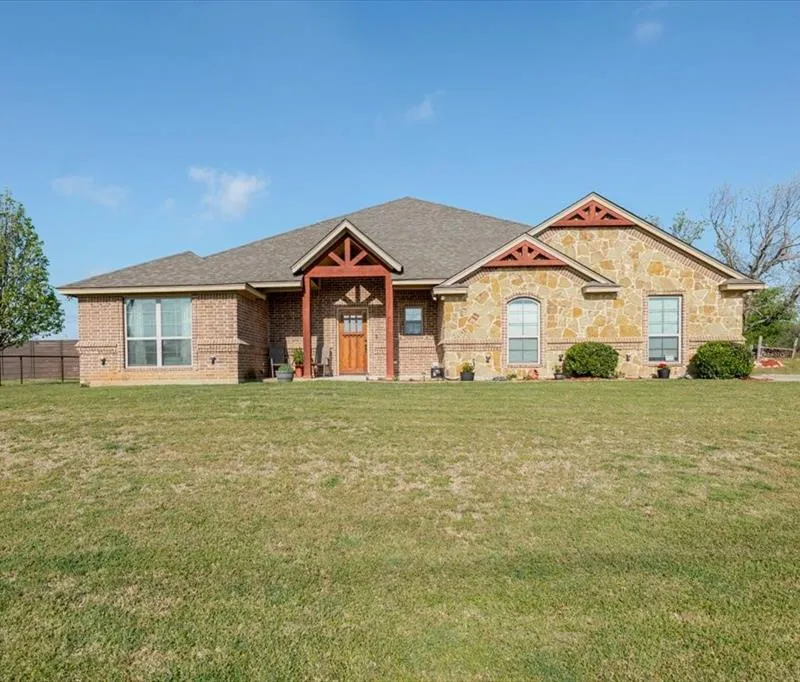 140 Pine Road, Poolville TX 76487