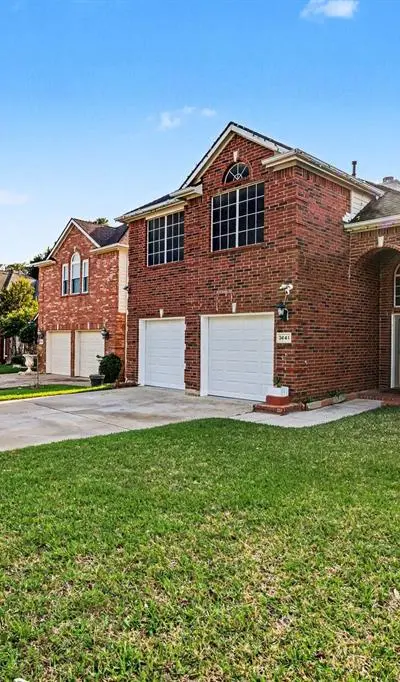 3641 Blue Spruce Drive, Fort Worth TX 76040 - Photo 2