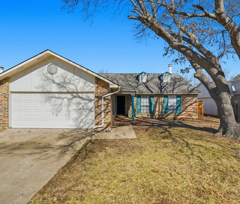 2117 Newbury Drive, Arlington TX 76014