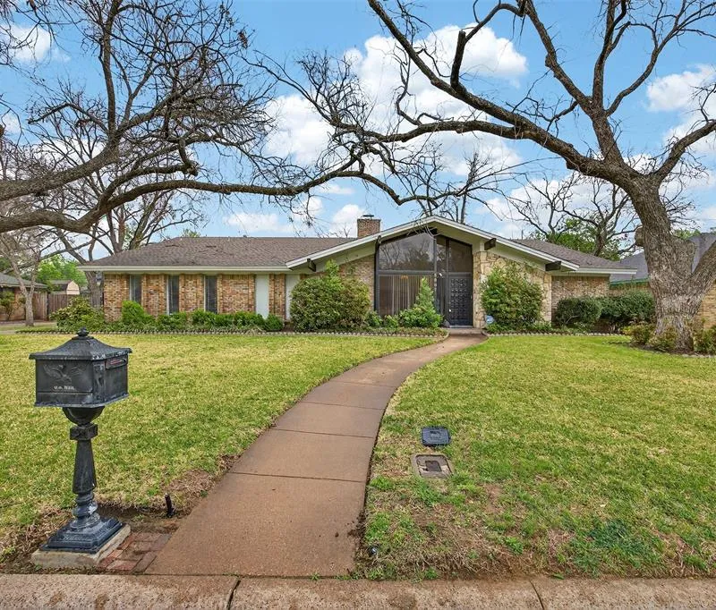 2907 Glasgow Drive, Arlington TX 76015