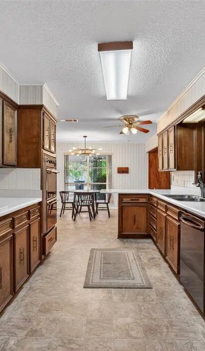 2907 Glasgow Drive, Arlington TX 76015 - Photo 3