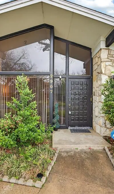 2907 Glasgow Drive, Arlington TX 76015 - Photo 5