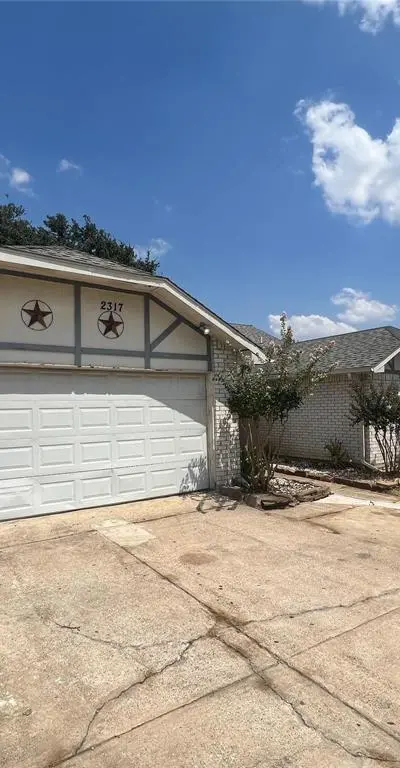 2317 Sharpshire Lane, Arlington TX 76014