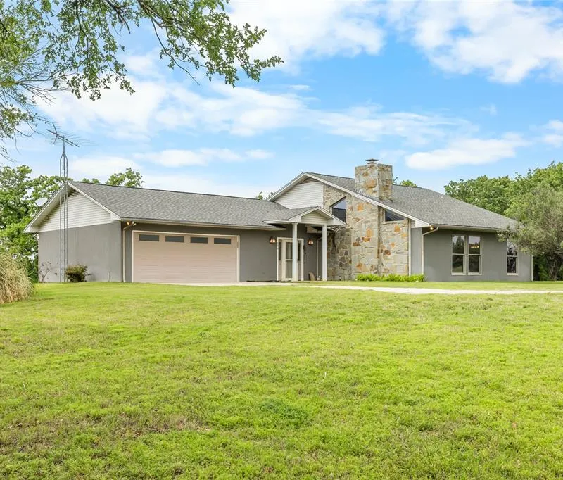 104 Private Road 4757, Rhome TX 76078