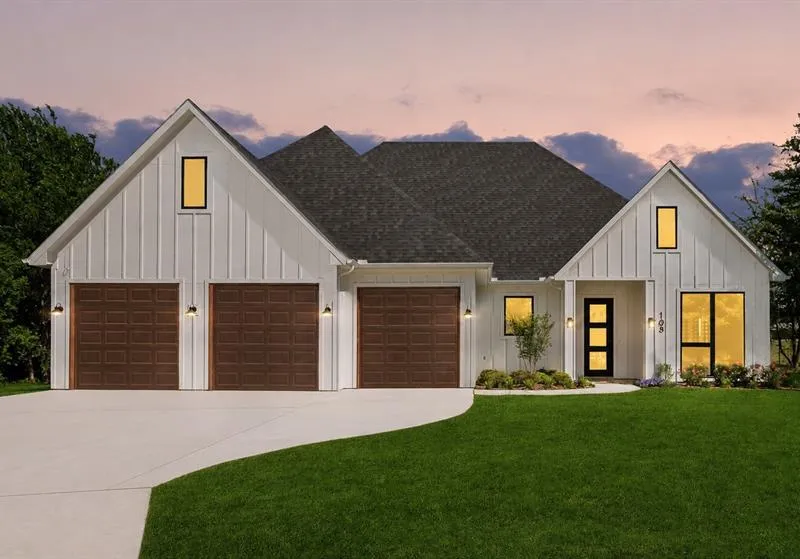 105 Buckboard Trail, Oak Point TX 75068