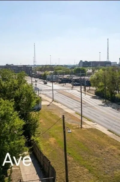 905 Ann Avenue, Dallas TX 75223 - Photo 2