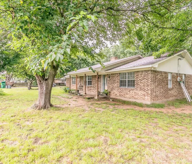 904 SHERMAN Street, Tioga TX 76271