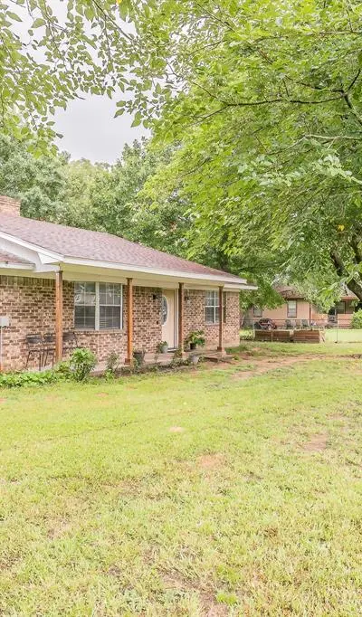 904 SHERMAN Street, Tioga TX 76271 - Photo 3