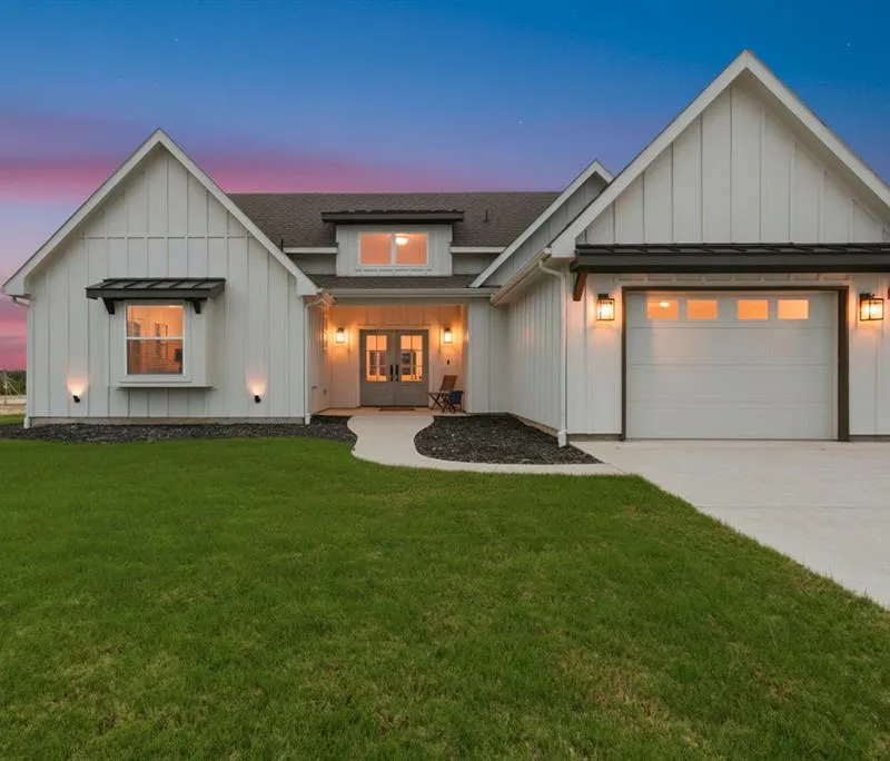 3695 Beacon Lake Drive, Bluff Dale TX 76433