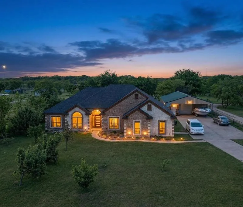 9807 Silver Creek Drive, Scurry TX 75158