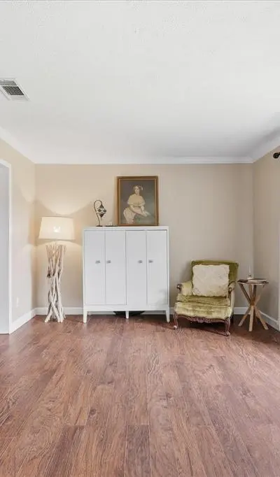 217 E Louella Drive, Hurst TX 76054 - Photo 5