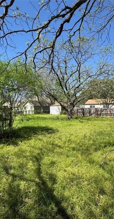 730 Sunset Drive, Irving TX 75061 - Photo 4
