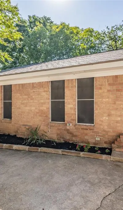 821 Prestwick Street, Bedford TX 76022 - Photo 3
