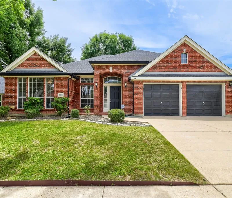 2306 Everton Drive, Arlington TX 76001