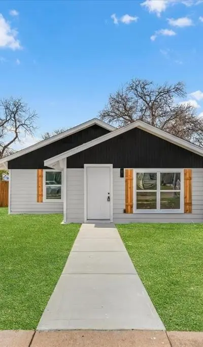 3024 James Avenue, Fort Worth TX 76110 - Photo 2