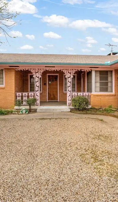 2000 Standifer Street, Fort Worth TX 76164