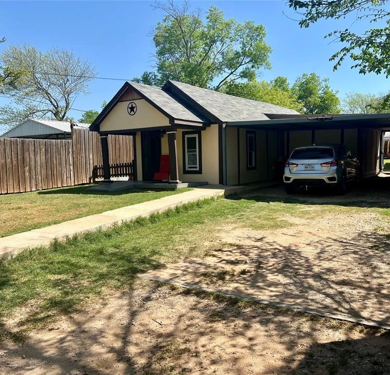 716 Baylor Street, Nocona TX 76255
