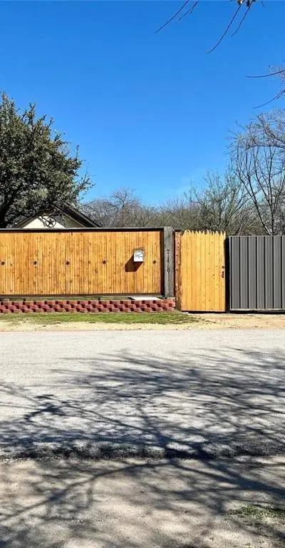 716 Baylor Street, Nocona TX 76255 - Photo 5