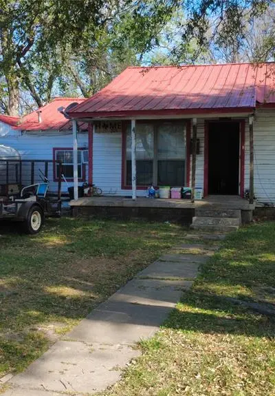 205 Graham Avenue, Bonham TX 75418 - Photo 2