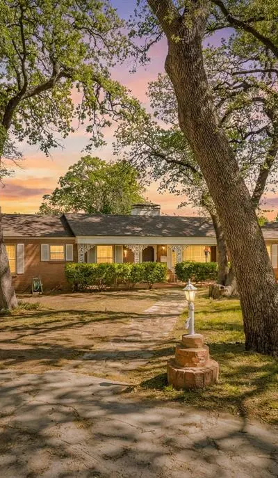 1504 Smilax Avenue, Fort Worth TX 76111