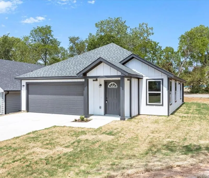 415 E Monterey Street, Denison TX 75021