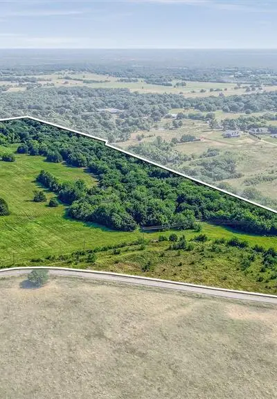 1200 County Road 1215, Savoy TX 75479