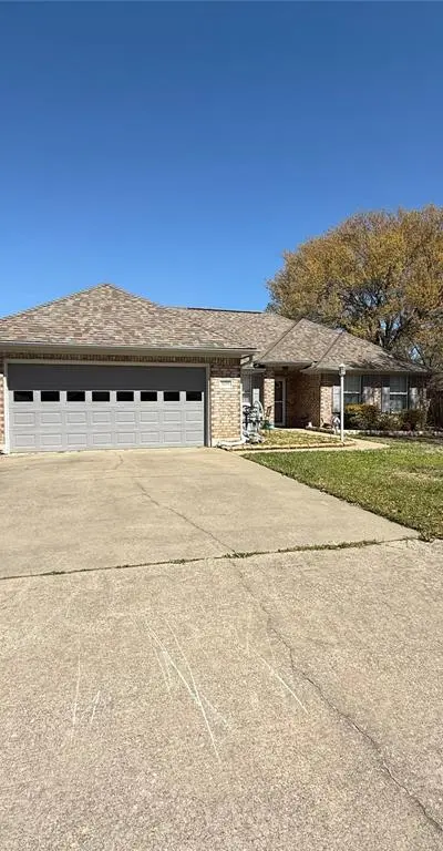 809 Martin Street, Bonham TX 75418