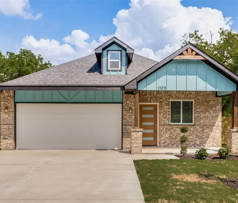 1329 Arizona Avenue, Fort Worth TX 76104