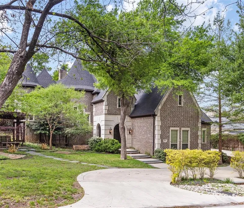 14907 Lake Forest Drive, Addison TX 75254