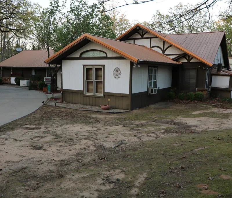 425 Dove Hollow, Paris TX 75462