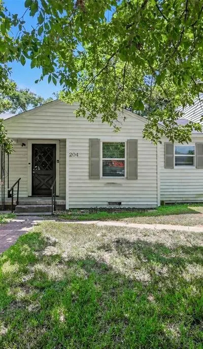 204 Graham Avenue, Bonham TX 75418