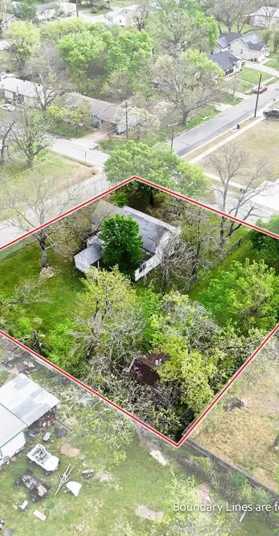 619 Thomas Street, Bonham TX 75418