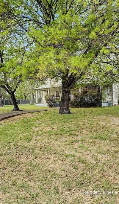 619 Thomas Street, Bonham TX 75418 - Photo 4