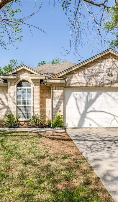 745 Winding Oak, Lake Dallas TX 75065