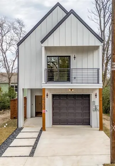 420 Sparks Street, Dallas TX 75203