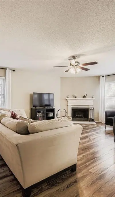 7107 Chambers Creek Lane, Arlington TX 76002 - Photo 5