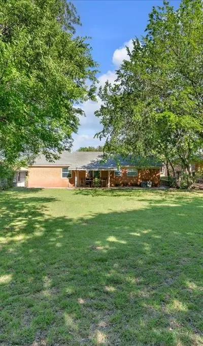 905 SE 3rd Street, Grand Prairie TX 75051 - Photo 5