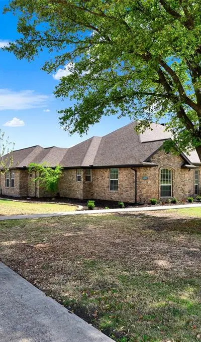 1201 E Oaklawn Drive, Talty TX 75160