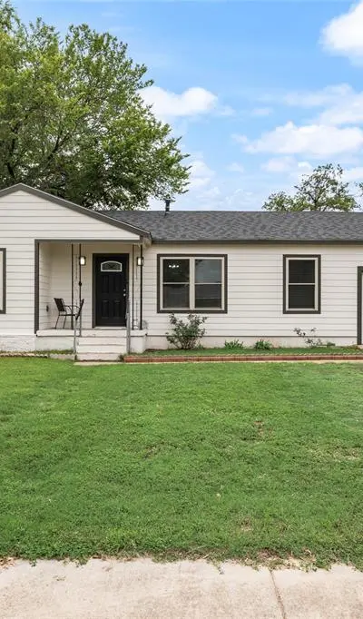 1005 Iowa Street, Irving TX 75060 - Photo 3