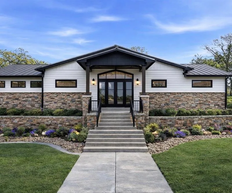 108 Pawnee Trail, Lake Kiowa TX 76240