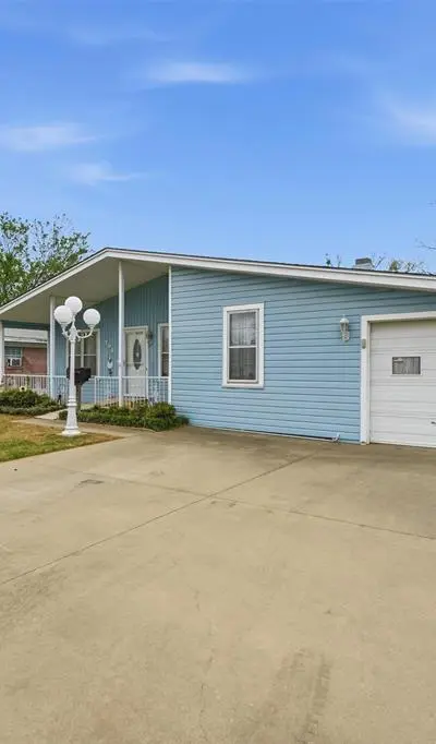 704 Abney Street, Whitesboro TX 76273 - Photo 2