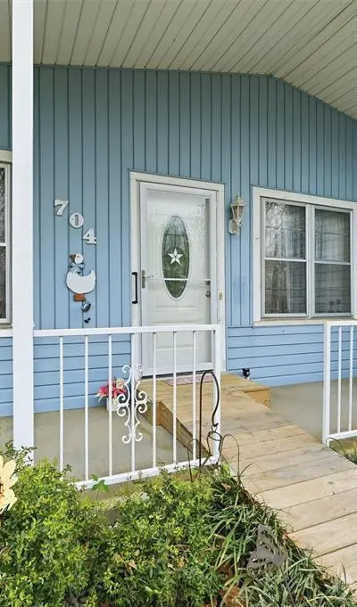 704 Abney Street, Whitesboro TX 76273 - Photo 4