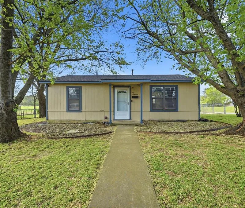 600 E South Street, Whitesboro TX 76273