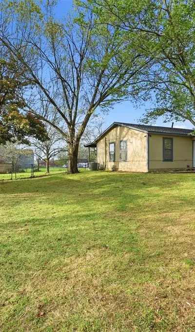 600 E South Street, Whitesboro TX 76273 - Photo 4